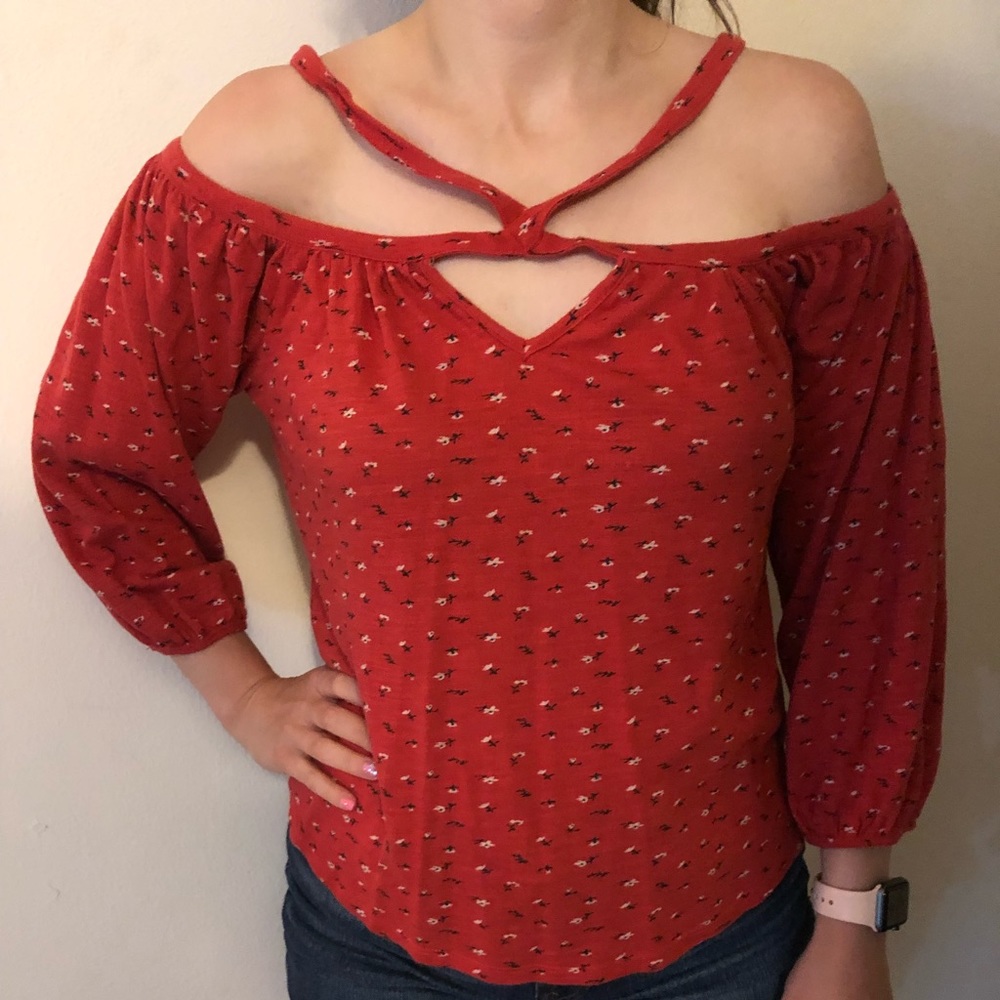Open shoulder Lucky Brand top Small